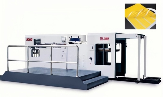 Macchine di taglio a stampo automatico di piccole dimensioni per il taglio di etichette di abbigliamento autoadesive